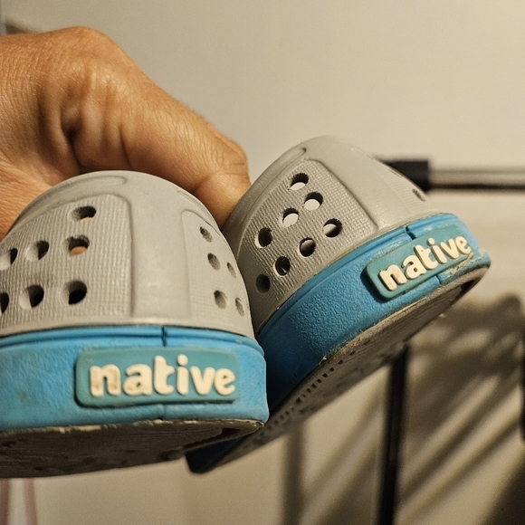 Native c5 toddler grey and blue shoes - Picture 5 of 7